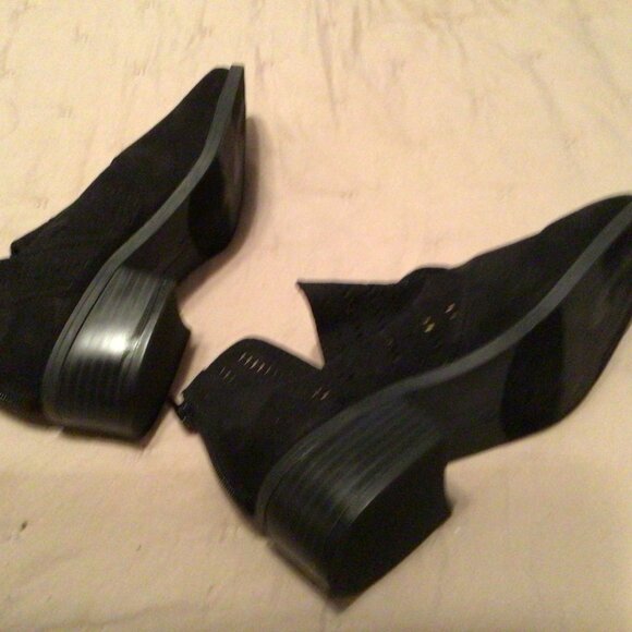 New Direction Black Suede Boot Size 6.5 - Picture 4 of 5